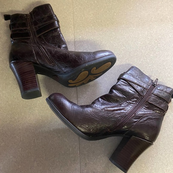 Born Shoes - Born Brown Leather Distressed Buckled Size Zip Heels Booties